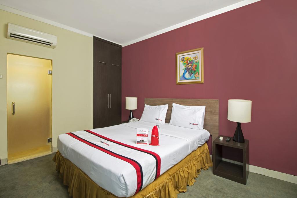 Reddoorz Premium @ Thamrin Kebon Sirih Otel Cakarta Dış mekan fotoğraf