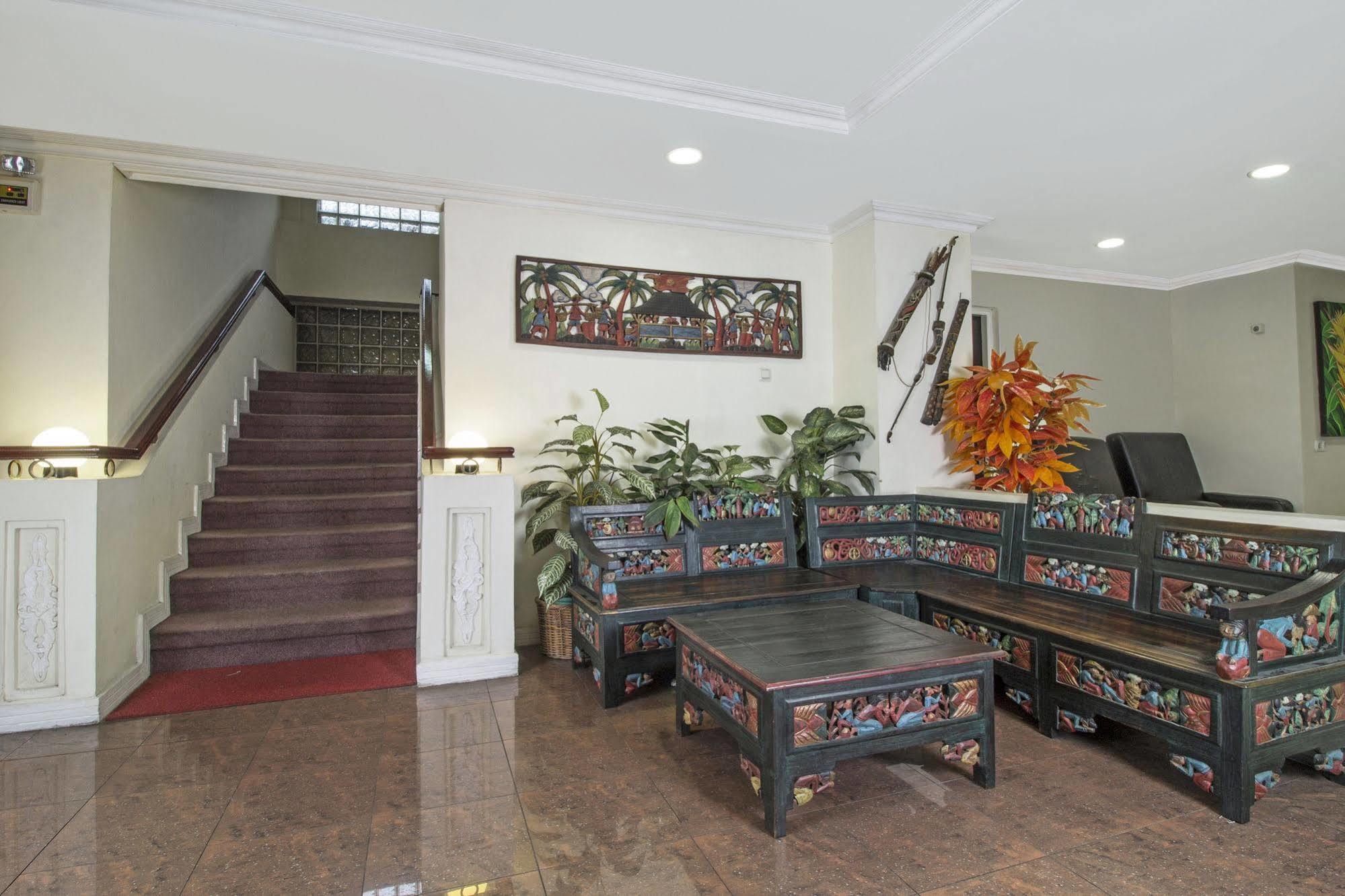 Reddoorz Premium @ Thamrin Kebon Sirih Otel Cakarta Dış mekan fotoğraf