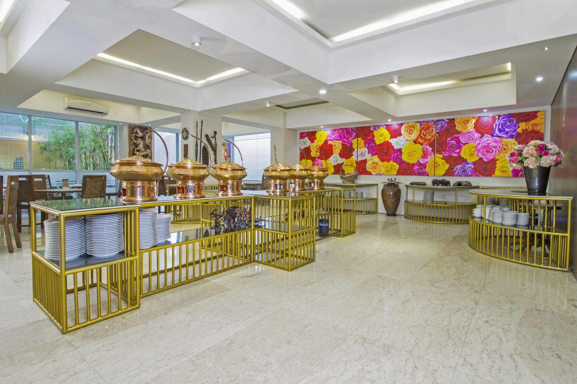 Reddoorz Premium @ Thamrin Kebon Sirih Otel Cakarta Dış mekan fotoğraf