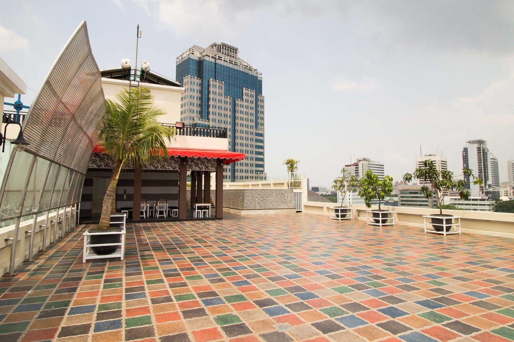 Reddoorz Premium @ Thamrin Kebon Sirih Otel Cakarta Dış mekan fotoğraf