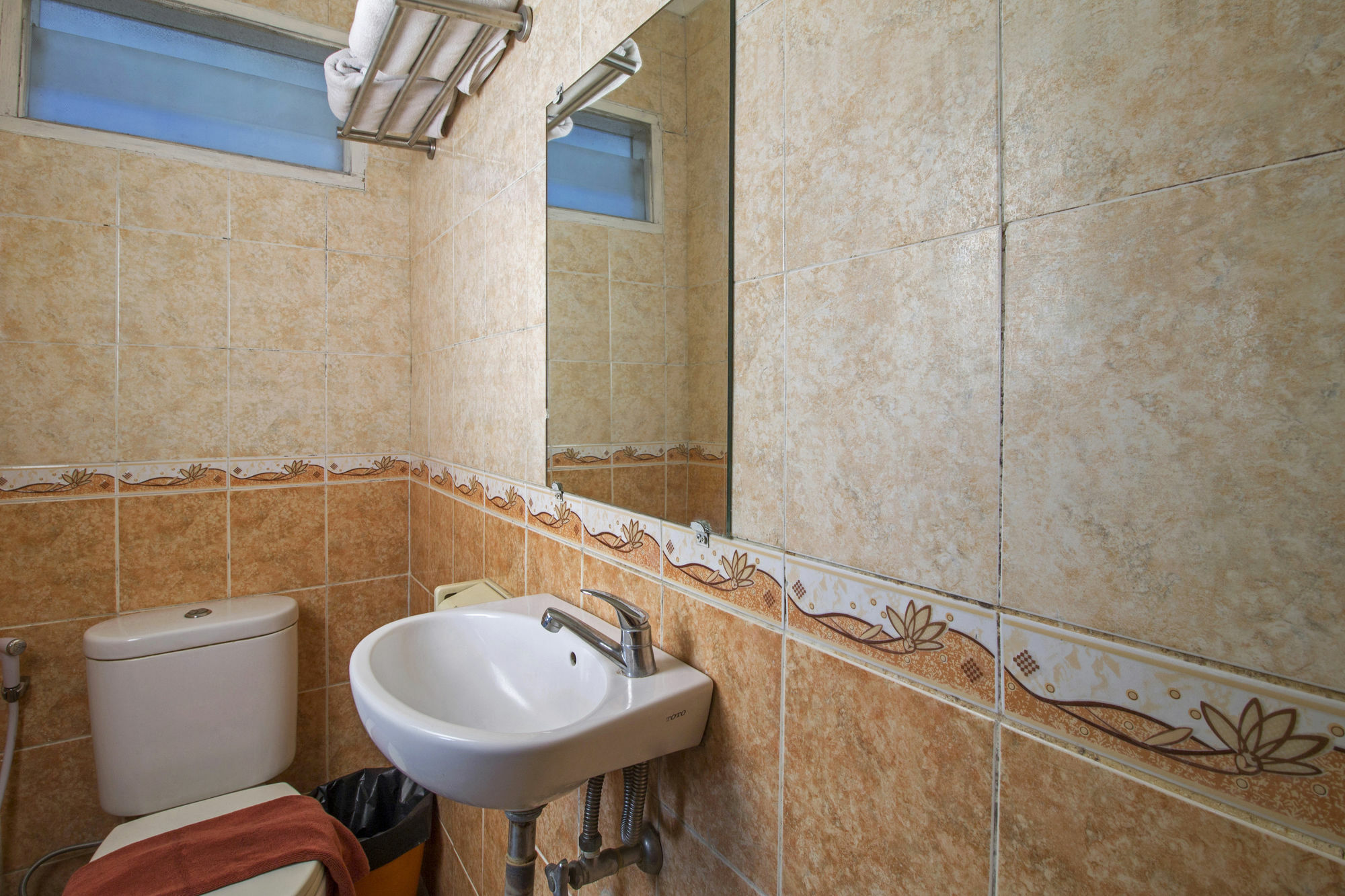 Reddoorz Premium @ Thamrin Kebon Sirih Otel Cakarta Dış mekan fotoğraf