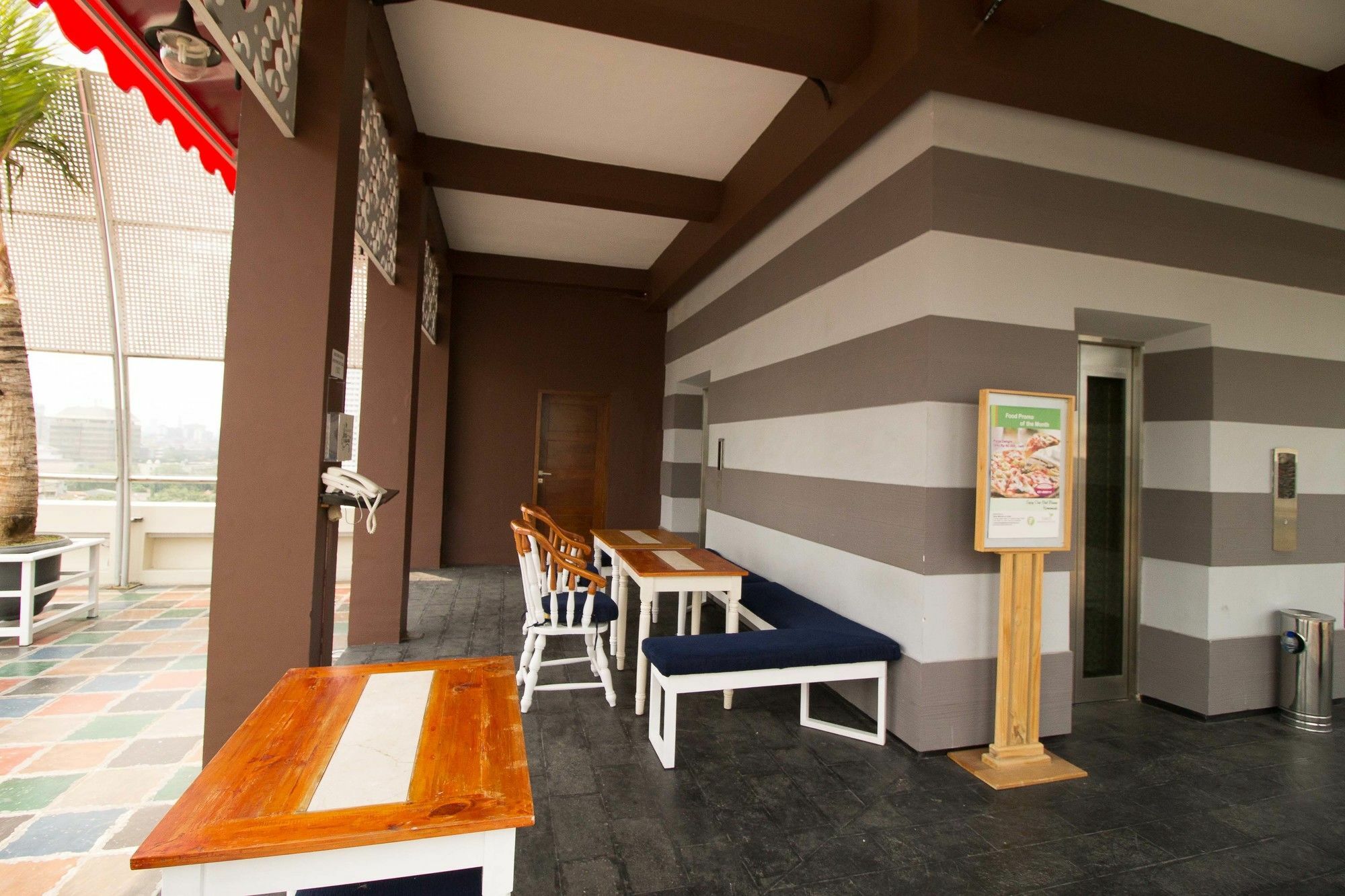 Reddoorz Premium @ Thamrin Kebon Sirih Otel Cakarta Dış mekan fotoğraf