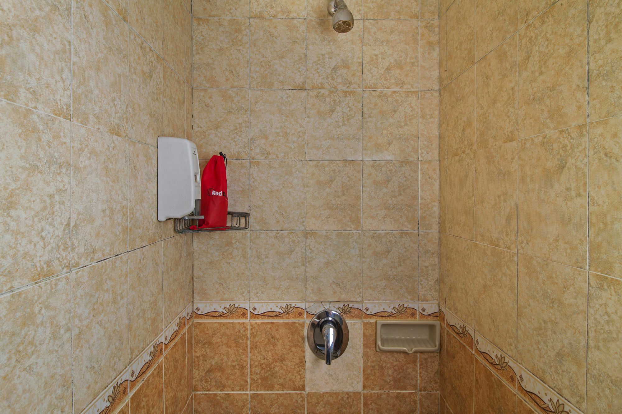 Reddoorz Premium @ Thamrin Kebon Sirih Otel Cakarta Dış mekan fotoğraf