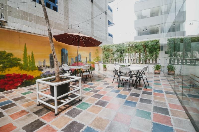 Reddoorz Premium @ Thamrin Kebon Sirih Otel Cakarta Dış mekan fotoğraf